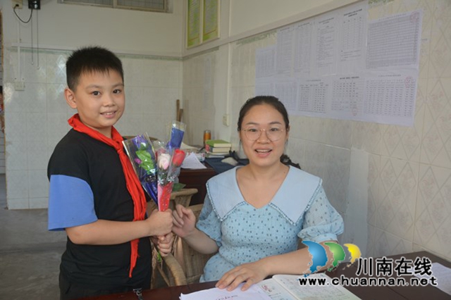 叙永县大石镇中心小学校第36个教师节庆祝活动(图2)