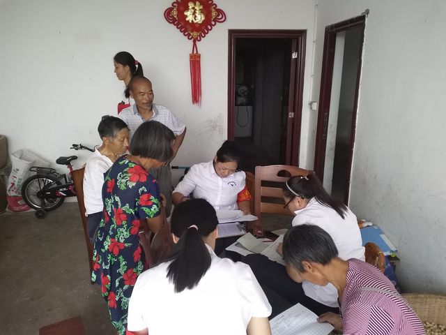 内江经开区靖民镇双雁社区开展人口普查摸底入户工作