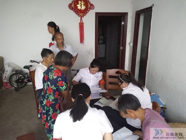内江经开区靖民镇双雁社区开展人口普查摸底入户工作(图1)
