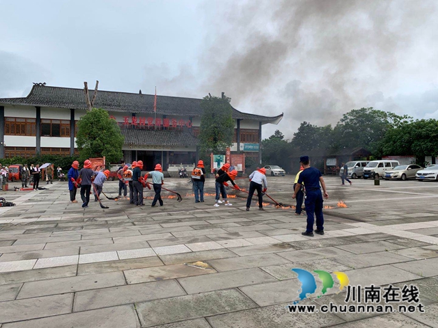 泸县分片区开展森林防灭火队伍能力提升专题培训