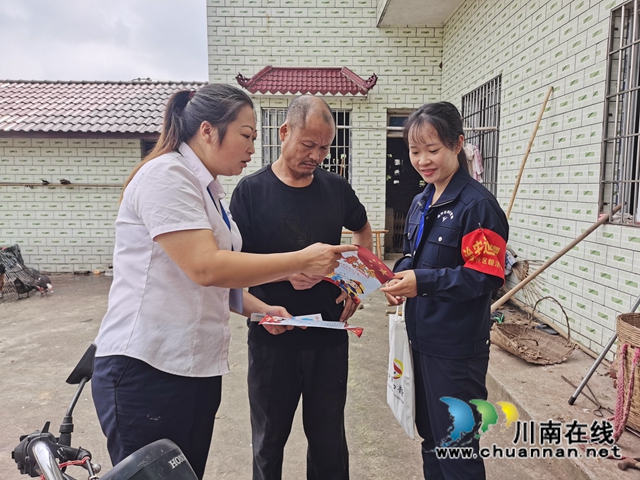 内为进一步做好农村火灾防控工作，提高群众消防安全意识。近日来，内江市经开区靖民镇石马村网格员开展消防安全宣传活动。 江经开区靖民镇石马村：持续开展消防宣传，做到“三清三关三灭”(图2)