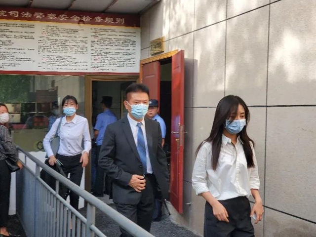 谭松韵母亲被撞身亡案宣判，肇事司机获刑6年。谭松韵：车祸赔偿全部捐出(图3)