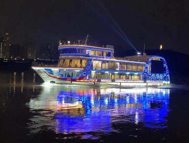 开船咯！“长江宜宾号”游船今日正式启航