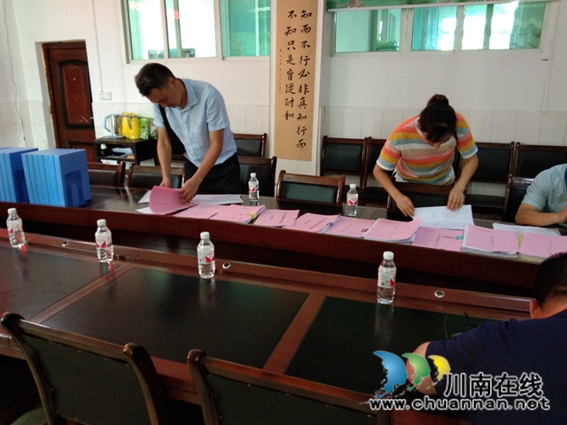 纳溪区教育和体育局到龙车镇小学进行开学工作检查(图1)