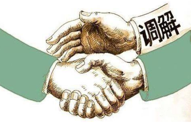 泸州：好邻居为一只鸡反目成仇，法官入户调解化恩怨(图1)