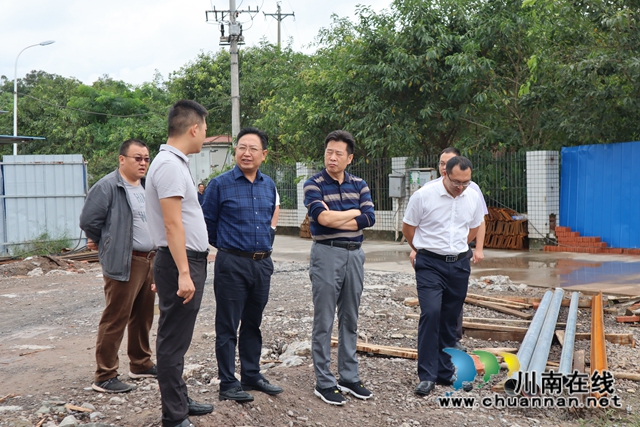 泸州市委第四督导组到泸县云龙镇污水处理厂督导雨污分流管网建设工作(图1)