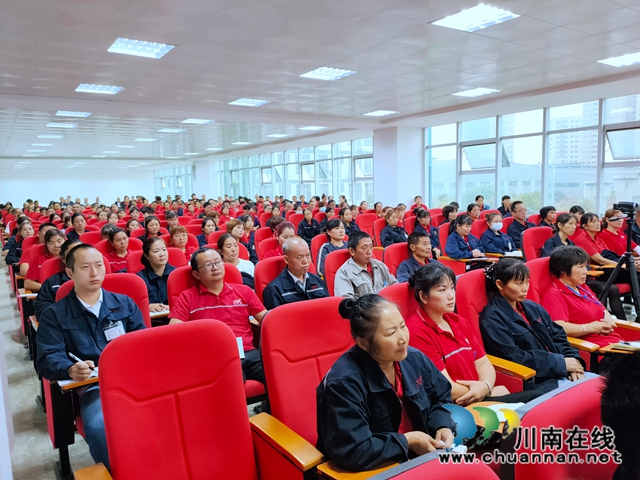 泸县建校、四川阿斯特医疗器械有限公司新型学徒制培训开班(图2) 泸县建校、四川阿斯特医疗器械有限公司新型学徒制培训开班(图2)