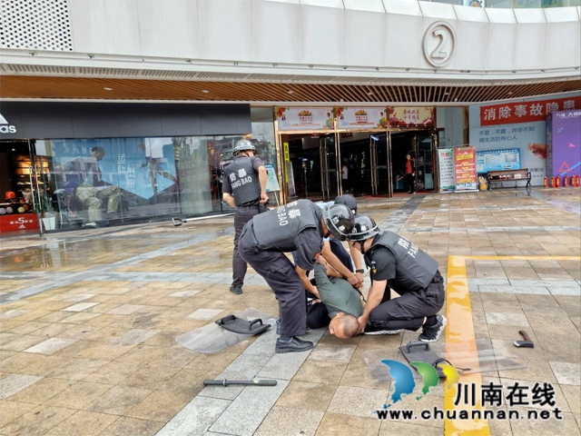 泸县玉蟾街道开展消防反恐演练专题活动(图2) 泸县玉蟾街道开展消防反恐演练专题活动(图2)