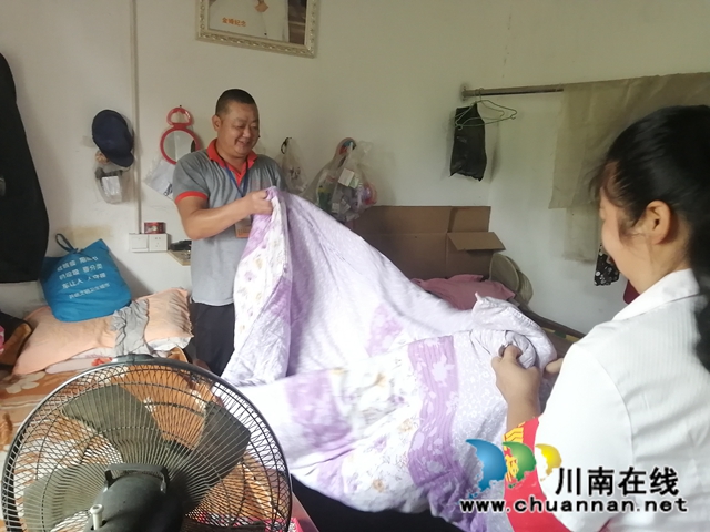 内江经开区靖民镇双塘村开展关爱老人居家养老服务活动(图1)