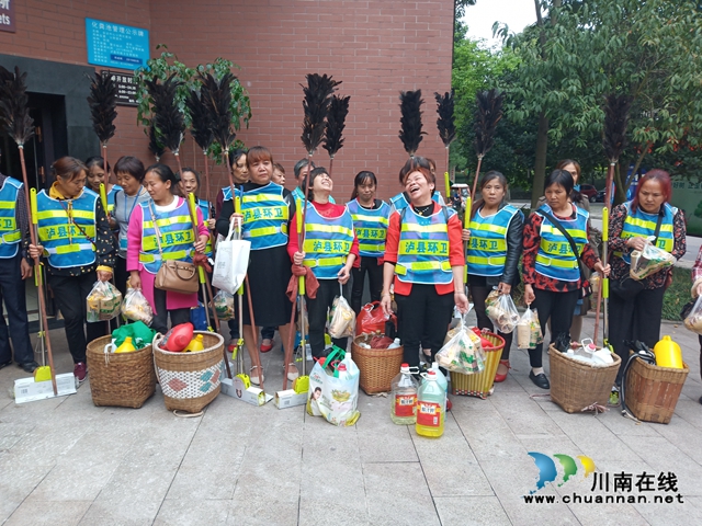 泸县综合行政执法局：暖心慰问环卫工人，真情传递节日祝福(图5)