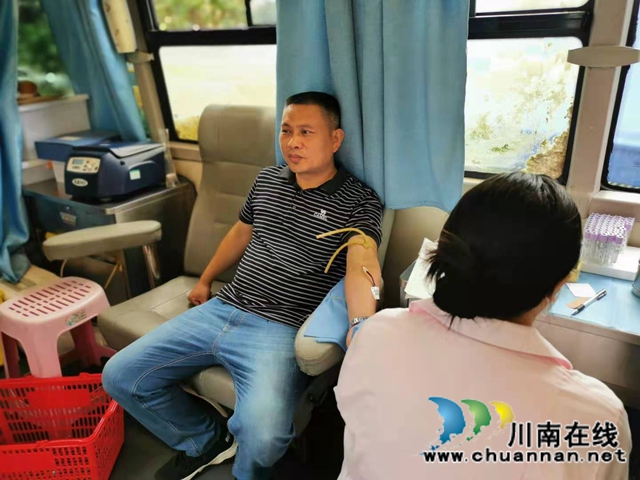 龙马潭区红星街道开展无偿献血活动(图1)
