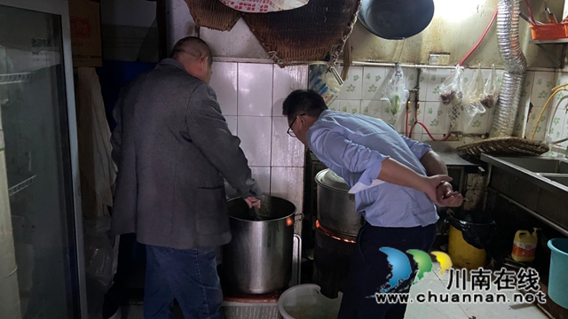 江阳区华阳街道瓦窑坝社区：安全检查保平安(图1)