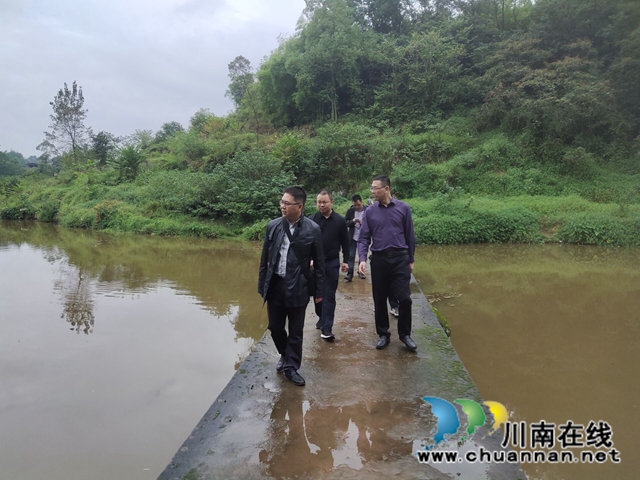 朱兵到泸县百和镇督导河长制工作(图2)