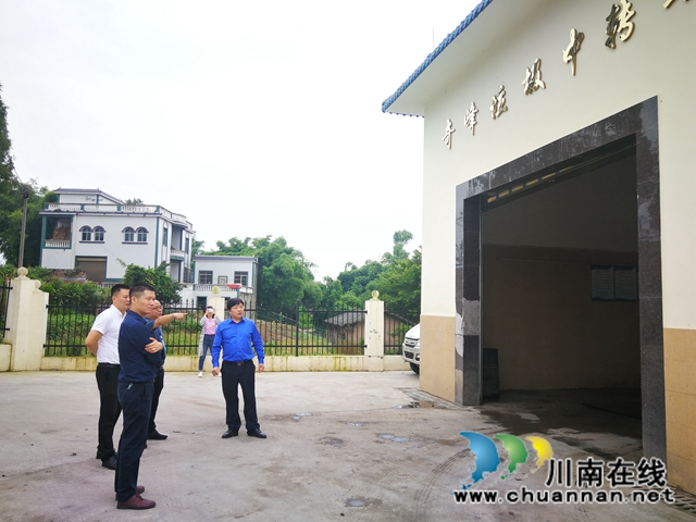 泸州市城管执法局督查泸县农村生活垃圾治理暨压缩中转站安全工作(图1)