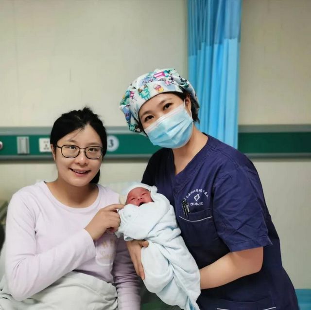 【可爱】一百年仅四次，看看昨天降临的双节萌宝！(图3)