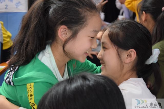 泸州十八中：心理健康讲座荡涤心灵 身心健康点亮未来(图3)