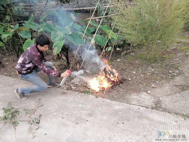 内江市经开区靖民镇双塘村：及时除隐患，保障“双节”假期安全(图3)