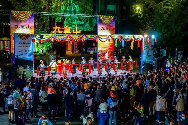 市州"吸金"哪家强?四川黄金周旅游数据来了!(图3) 市州"吸金"哪家强?四川黄金周旅游数据来了!(图3)