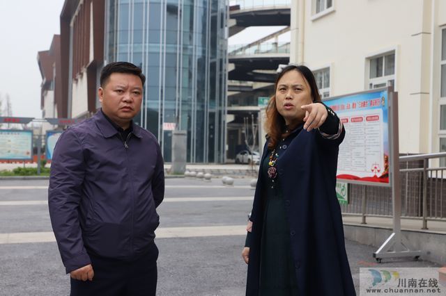 玉蟾街道督查村(居)务公开工作(图2) 玉蟾街道督查村(居)务公开工作(图2)