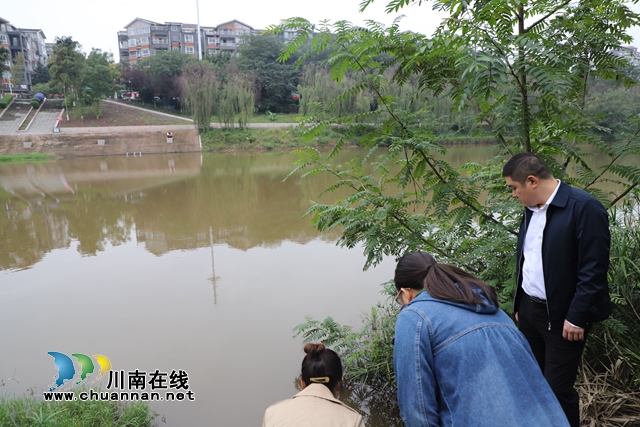 泸县玉蟾街道督导创文、基层社会治理、河长制工作(图1)