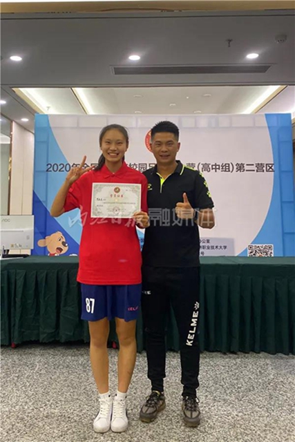 铿锵玫瑰!内江两女学生踢进国家队,明年将参加世界大赛(图2) 铿锵玫瑰!内江两女学生踢进国家队,明年将参加世界大赛(图2)