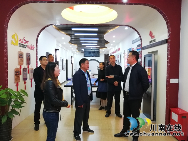 赵宇光调研龙马潭区红星街道龙桥子社区侨务工作(图1)