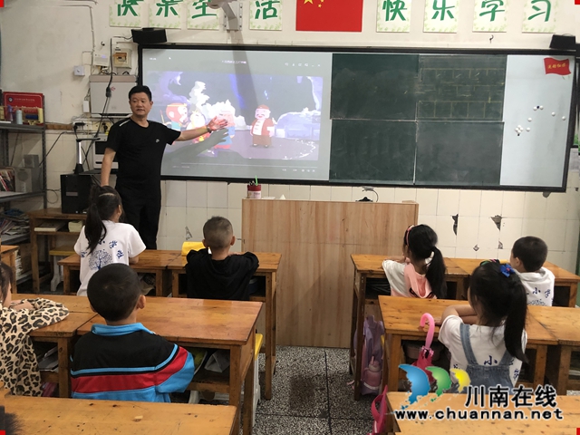 龙马潭区小市街道组织开展 2020“绿书签行动”宣传活动(图4) 龙马潭区小市街道组织开展 2020“绿书签行动”宣传活动(图4)