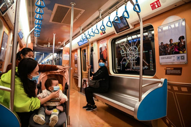 打造流动的影像展 四川推出脱贫攻坚“奋进号”主题列车(图10)