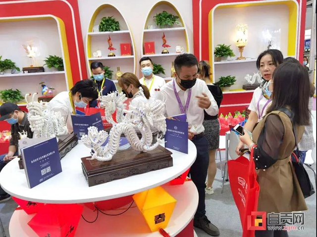 灯城之灯赴灯都!自贡彩灯再度走出家门(图7) 灯城之灯赴灯都!自贡彩灯再度走出家门(图7)