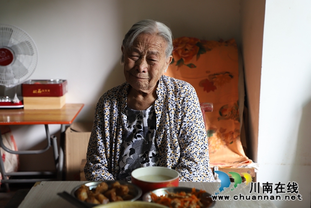 泸县玉蟾街道：“爱心食堂”传递敬老情(图6)