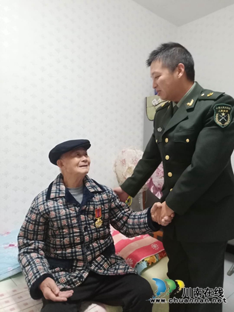 忆峥嵘，送温情！龙马潭区罗汉街道看望抗美援朝老兵(图4)