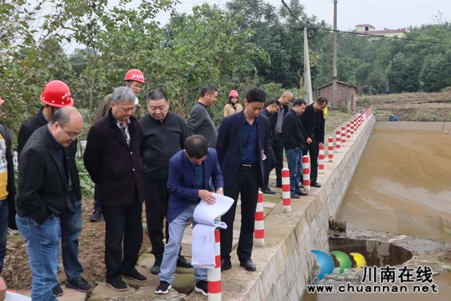 省政府驻泸督察员胡小凝率队督查泸县生态修复及土地开发整理工作(图2) 省政府驻泸督察员胡小凝率队督查泸县生态修复及土地开发整理工作(图2)