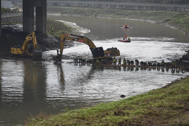 全真演练：内自泸突发“水污染”！三地800余人展开大救援(图1)