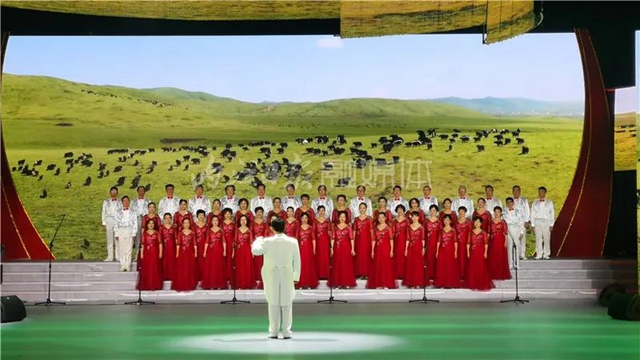 余音绕梁！50位内江花甲老人，一首歌征服了全省观众(图1)