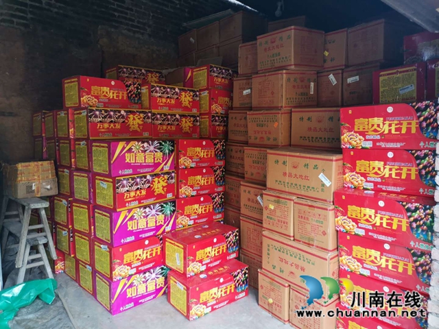 合江县：重拳出击铁腕整治，严厉打击烟花爆竹非法违法行为(图1)