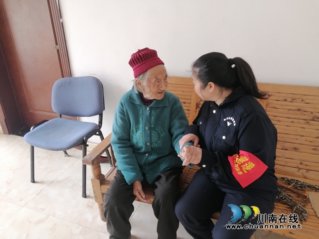内江经开区靖民镇双塘村：”贴心网格送温暖”，关爱百岁老人(图1)