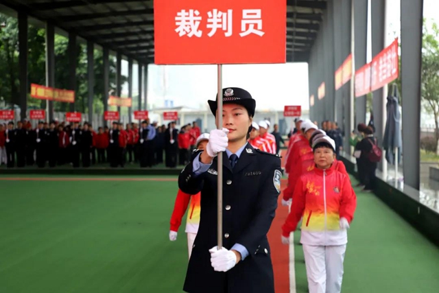 泸州福欣医院再次受邀为泸州市公安系统第二十二届“前卫杯”老年门球赛做医疗保障!(图8) 泸州福欣医院再次受邀为泸州市公安系统第二十二届“前卫杯”老年门球赛做医疗保障!(图8)