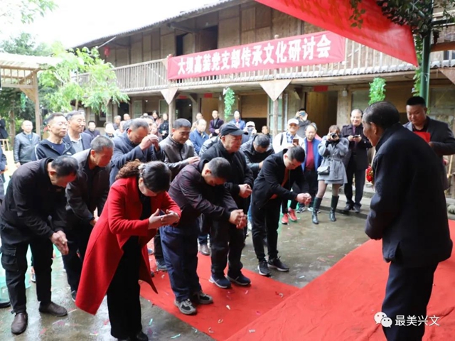 宜宾百岁老人过生日！现场发生这一幕令人……(图9)