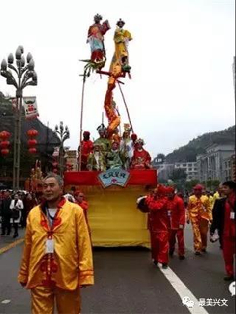 宜宾百岁老人过生日！现场发生这一幕令人……(图17)