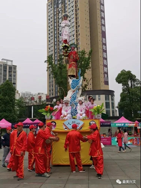 宜宾百岁老人过生日！现场发生这一幕令人……(图18)