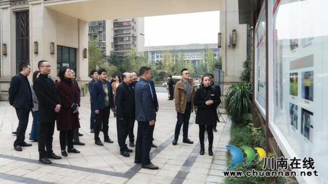 省住房和城乡建设厅到龙马潭区调研智能垃圾分类工作(图1)