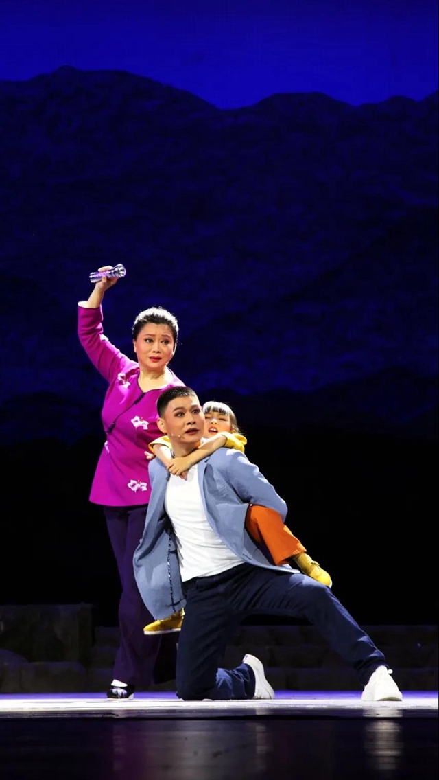 合江出品｜2020年四川艺术基金传播交流推广资助项目川剧《乌蒙山脊梁》巡演即将开始(图4)