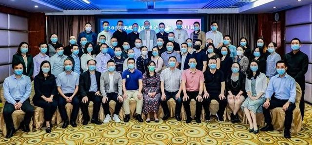 泸州市总工会、永川区总工会赴广东东莞为农民工服务联络站挂牌，并组团慰问在粤农民工代表(图2)