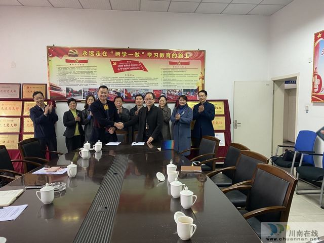 泸州市政协“有事来协商”走进罗汉街道航天苑小区(图2)