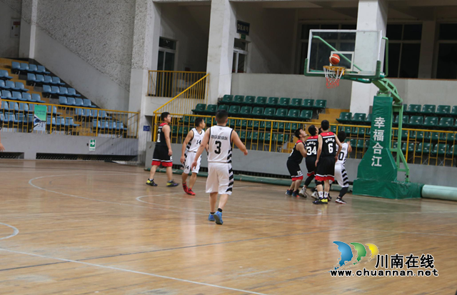 合江县第二届“园区工会杯”男子篮球赛隆重开幕(图2)