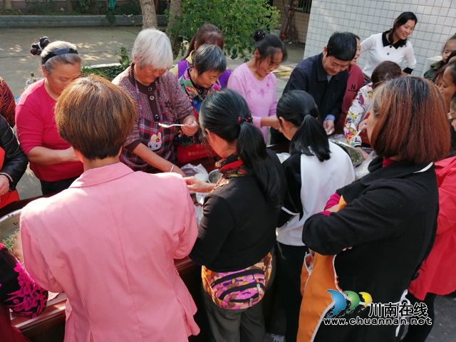 内江经开区靖民镇靖民社区开展邻里包饺子比赛活动(图3)