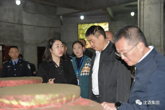 泸州市副市长、市公安局长何绍明率队调研中国沈酒庄景区(图3)