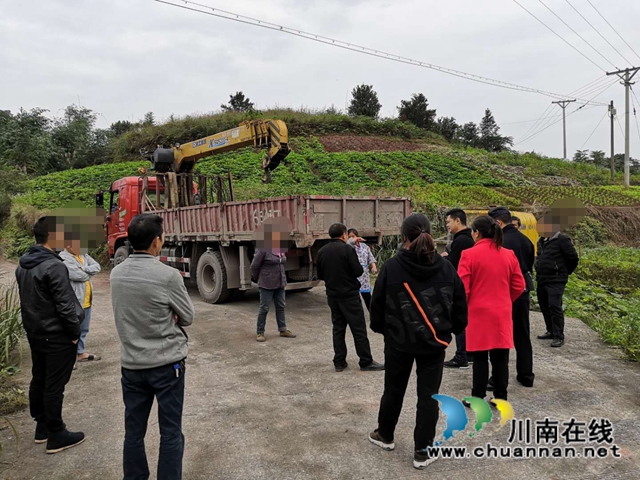 纳溪：执行法官现场释法，巧促设备顺利搬离(图2)