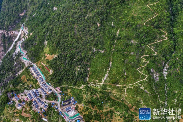 大凉山摆脱“贫困枷锁”(图1)