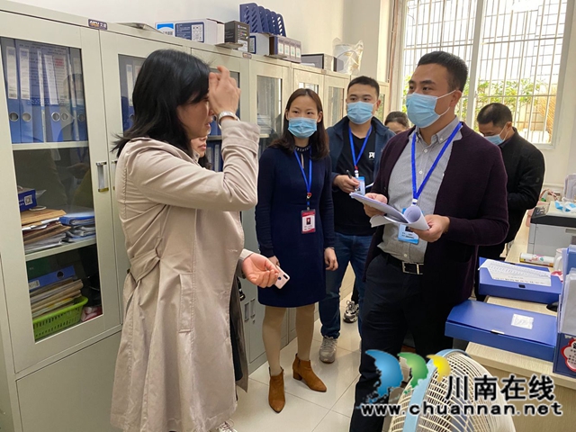 龙马潭区小市街道开展学校消防安全与食品安全工作检查(图1)